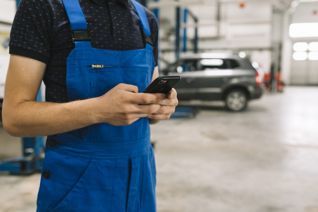 Installer technician performs the functionality tests of the tracker without needing to contact the central